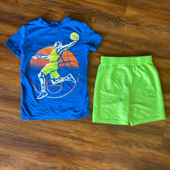 Short and shorts sets - Picture 2 of 3